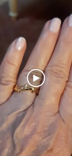 Customer video review of Overcoming Thorns Ring