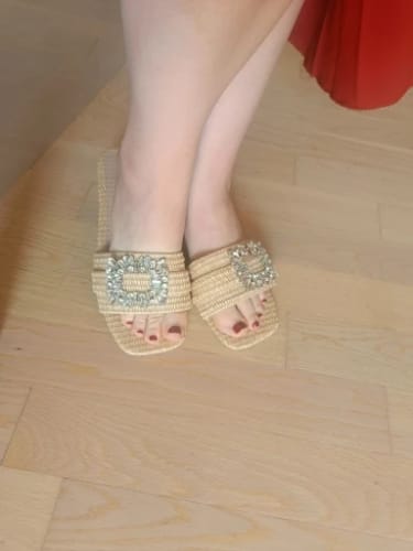 Customer photo review of Eilyken Summer Glitter Rhinestone Women Slippers Bright Diamond Flat Bottom Cane Crystal Sandals Beach Slides Shoes Zapatos muje