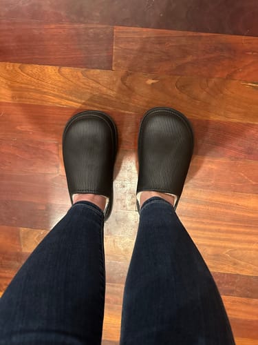 Customer photo review of Cloud Slides - Cozy Fur Black