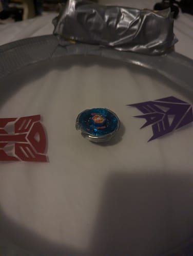 Customer photo review of Takara Tomy Storm Pegasus Beyblade BB-28 105RF Metal Fusion - With String Launcher
