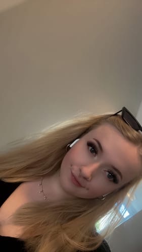 Customer photo review of Boss Babe