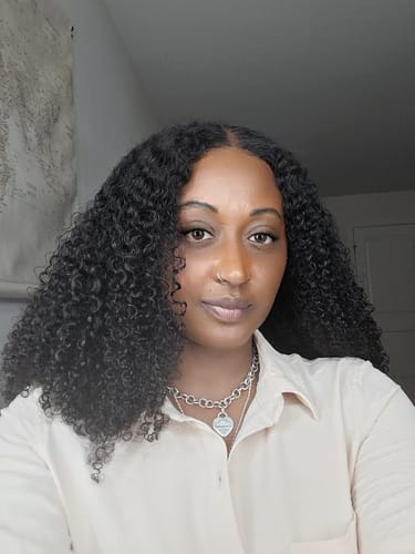 Customer photo review of CurlyMe Pre-bleached Wear Go Glueless Afro Kinky Curly Pre-cut HD Lace Wig Pre-plucked