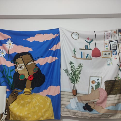 Customer photo review of Daisy Woman in Blue - Mavili Papatya Kadın - Duvar Örtüsü - 130cm x 150cm