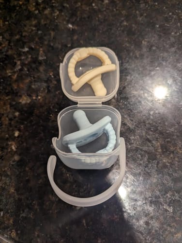 Customer photo review of Newborn Teether Pacifiers 2 in 1 (0-6 Months)
