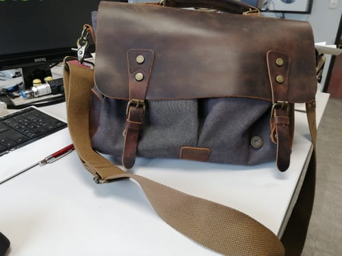 Customer photo review of Umhängetasche "Professor" Grau