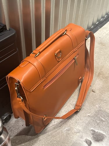 Customer photo review of Ember Vintage 15.6-inch Business Briefcase