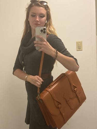 Customer photo review of Ember Vintage 15.6-inch Business Briefcase