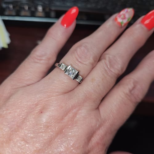 Customer photo review of Three Stone Princess Cut Moissanite Bar Set Engagement Ring