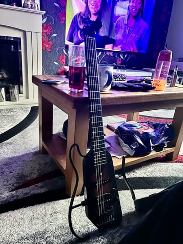 Customer photo review of Donner HUSH-X Electric Guitar Kit for Travel