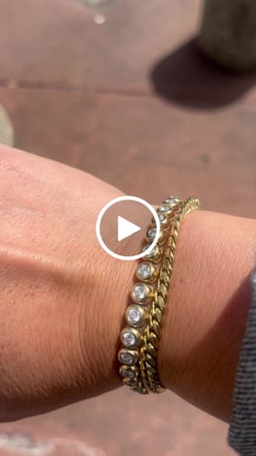 Customer video review of ESTATE 14K YELLOW GOLD 2.5CTTW DIAMOND TENNIS BRACELET 7"