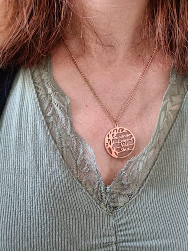 Customer photo review of Lebensbaum Kette mit personalisierten Namen