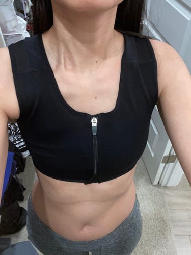 Customer photo review of AlignMe™ Zipper Posture Sports Bra For Women