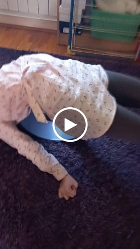 Customer video review of Izomlazító és Testtartás Javító Jógakerék Csípőfájdalomra