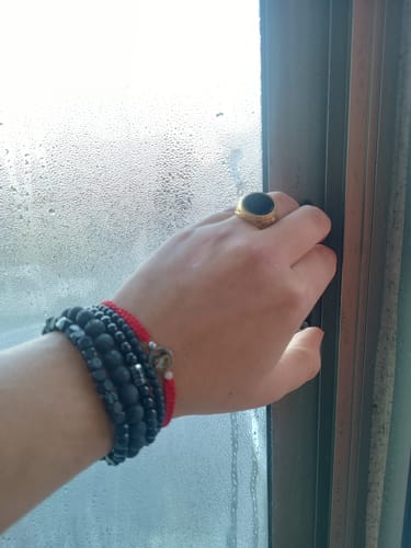 Reseña con foto de un cliente sobre Pulsera Cuero y piedras Deep Black