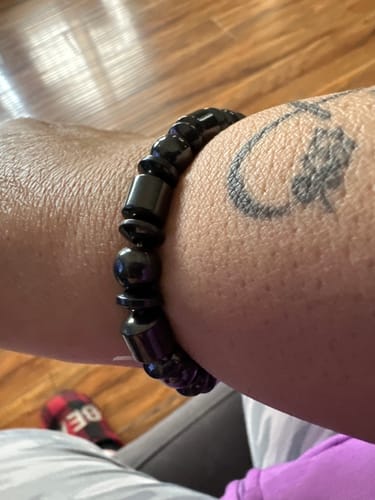 Customer photo review of Weight Loss Black Stone Magnetic Therapy Bracelet