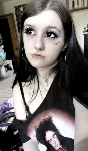 Customer photo review of Linn's Sullen Doll Eye 17mm Mini Sclera Contact Lenses(12 months of use)