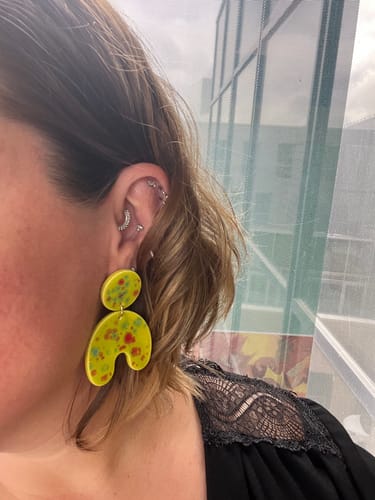 Mailys C. review of Boucles d'oreilles XL, vert clair, tacheté rouge et turquoise image 1 out of 1