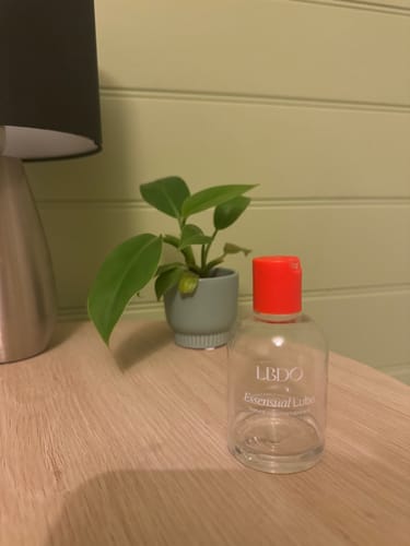 Customer photo review of Essensual Lube