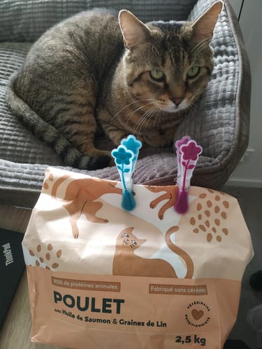Avis photo d'un client sur Croquettes Chat Stérilisé Sans Céréales - Poulet