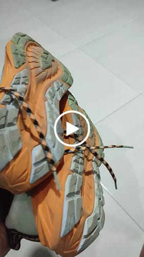 Customer video review of Asics Novablast 4 TR Hombre Beige