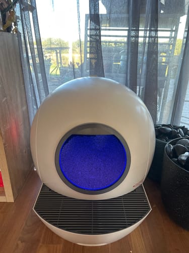 Customer photo review of PaWz Automatic Smart Cat Litter Box Self-Cleaning
