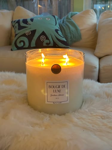 Customer photo review of Baby Big Ass Candle (150 oz, 300-500 hours)