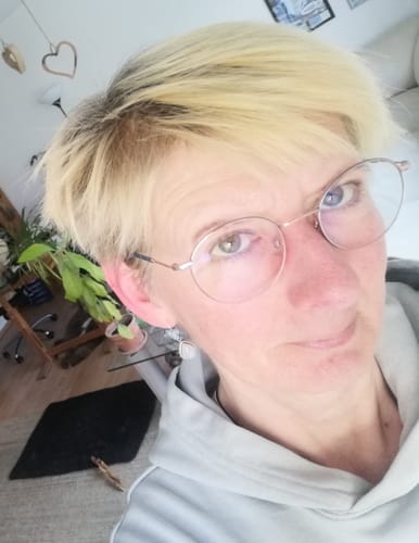 Customer photo review of Profi-Pflanzenhaarfarbe SET "warmes rotes Henna pur - warm pure henna red"