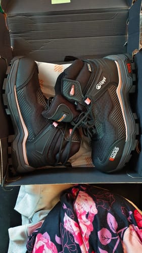 Customer photo review of Botín de Seguridad Lippi Stratos Mid Palo Rosa