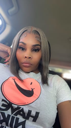 Customer photo review of 13x4 HD Lace Front Color-Pop Wig / Straight Bob Short