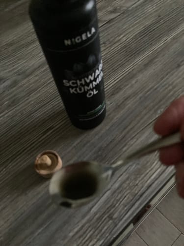 Customer photo review of Ägyptisches Bio Schwarzkümmelöl ungefiltert - kaltgepresst in Rohkostqualität - 200ml