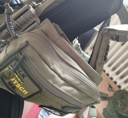 Customer photo review of SHIELD Germany BRAVO Utility Pouch rechteckig - 2 Fächer, Klett- und Mollesystem steingrau oliv