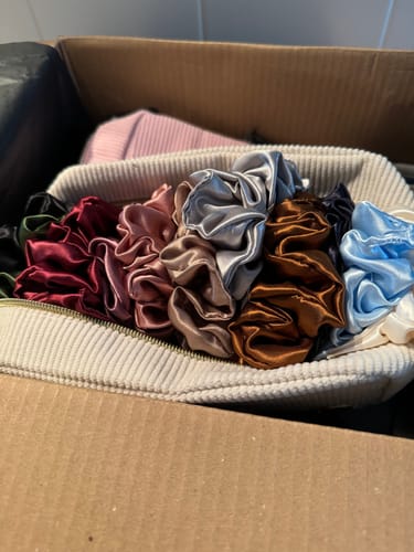 Customer photo review of CLAIRE - Satin Scrunchie | Berry