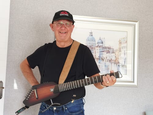 Customer photo review of Donner HUSH-I Headless Hush Guitar Kit