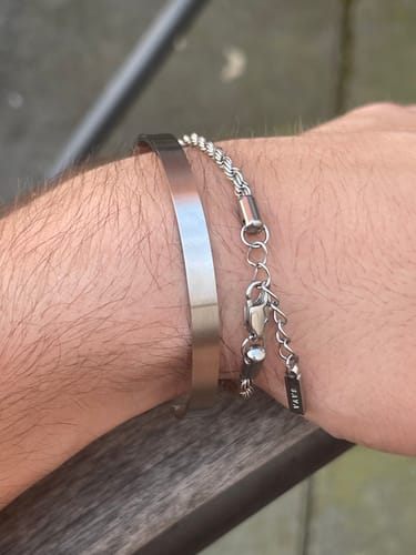 Customer photo review of UNISIZE BRACELET