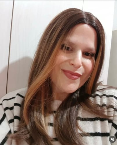 Customer photo review of פאה עם שיער חום גוונים אורך בינוני