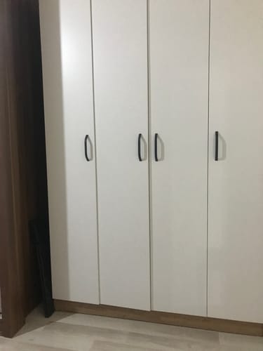 Customer photo review of Rani BA116 Geniş Gardırop Elbise Dolabı 4 Kapaklı 12 Raflı 2 Askılı Sepet Ceviz - Beyaz