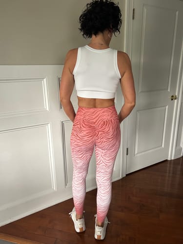 Customer photo review of Safari Sunset scrunch legging