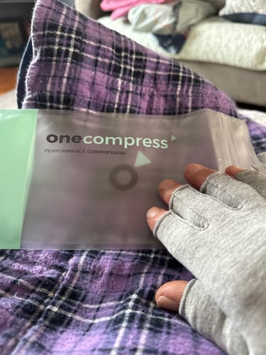 Customer photo review of Premium Onecompress™ Gloves