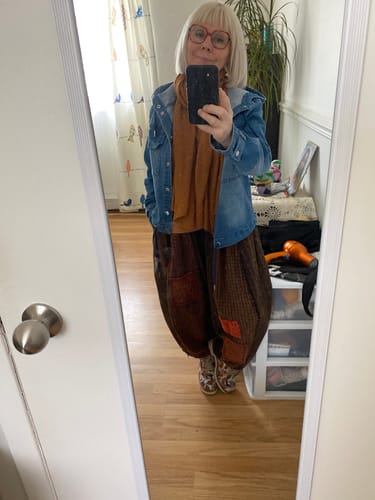 Betty D. review of Women Spring Retro Spliced Frayed Harem Pants image 1 out of 1