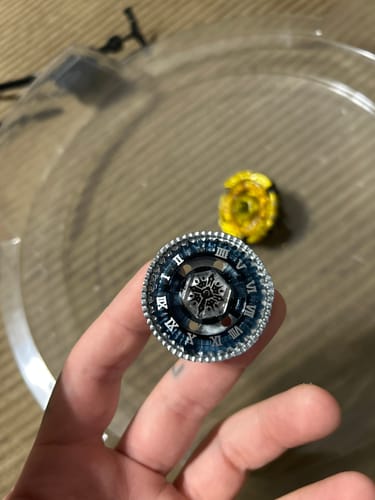 Customer photo review of Twisted Tempo Beyblade Basalt Horogium Metal Masters 145WD BB-104 Takara Tomy