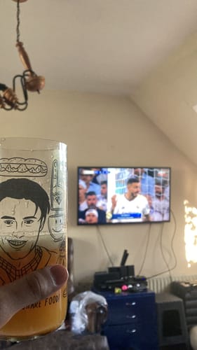 Customer photo review of Vaso Joey Tribbiani de Friends color transparente 500ml