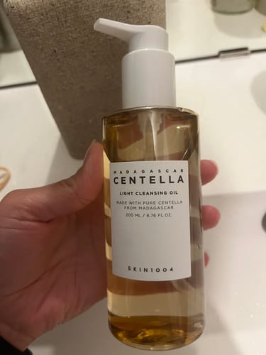 Customer photo review of SKIN1004 - Huile démaquillante Centella Madagascar - 200ml