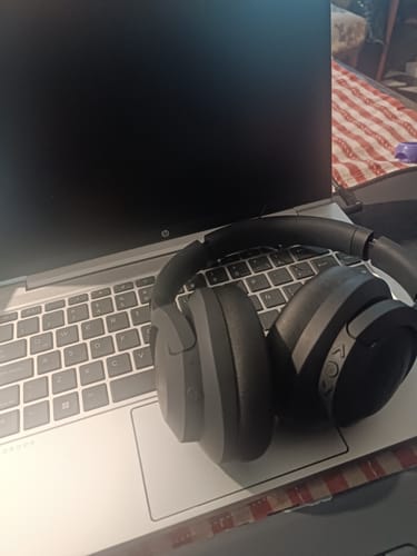 Reseña con foto de un cliente sobre Pulse ANC 2Gen