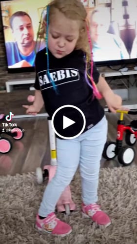 Customer video review of SAEBIS® White Box Classic Kinder T-Shirt schwarz