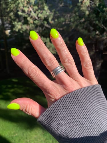 Customer photo review of D785 Limoncello Yellow Creme Dip Powder