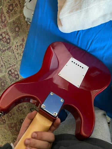Customer photo review of Donner DST-100 Full Size 39-Inch Electric Guitar Kit with Amplifier, Solid Body HSS Pickup Beginner Set