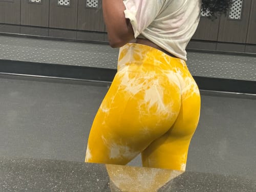 Customer photo review of Mustard Marble Leggings