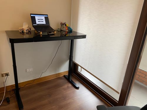 Customer photo review of Escritorio Home Office Cosmo Eléctrico Negro