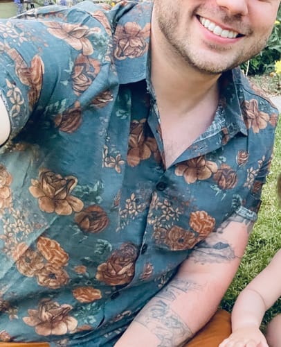 Customer photo review of Men's Vintage Floral Retro Button Up Blue Summer Holiday Short Sleeve Shirt