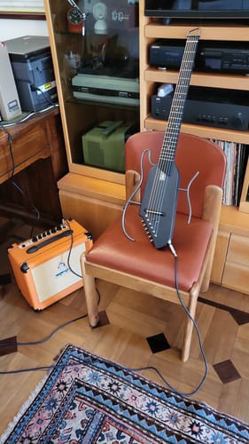 Customer photo review of Donner HUSH-I Chitarra